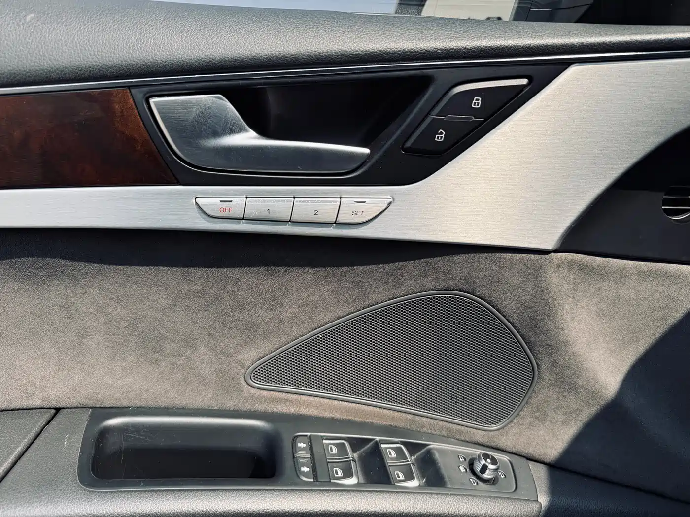 Audi A8 2014 A8L 45 TFSI quattro Comfort фото 14