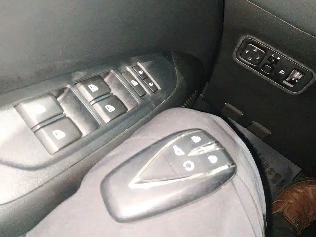 Photo 9 - Changan Eado
