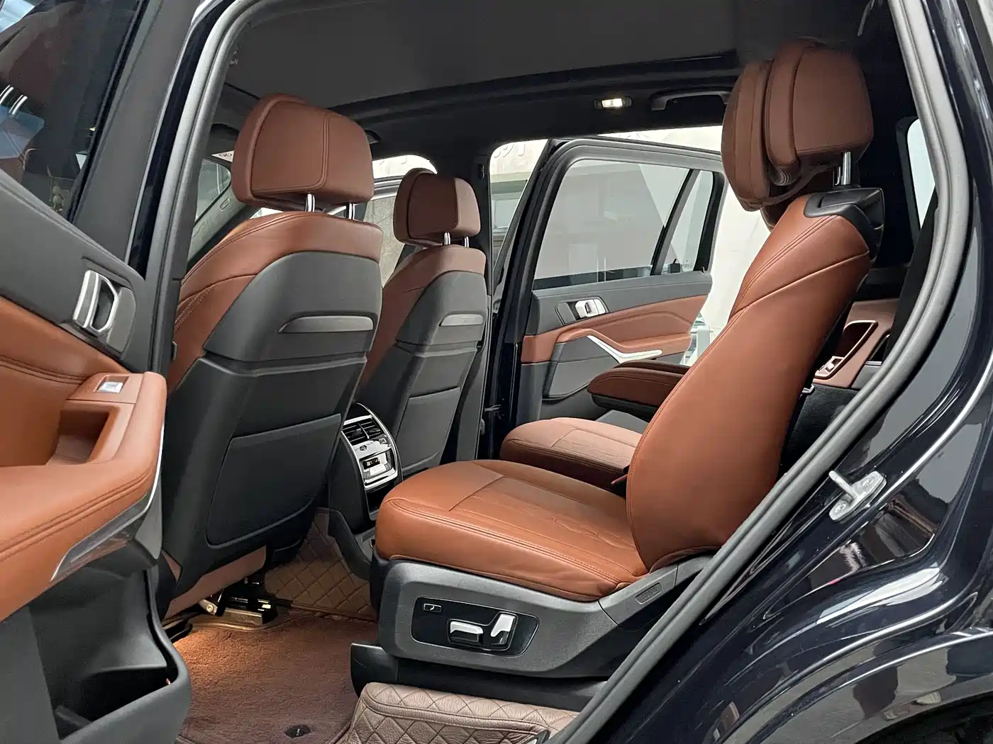 BMW X7 2022 xDrive40i Exclusive M Sport Package фото 11