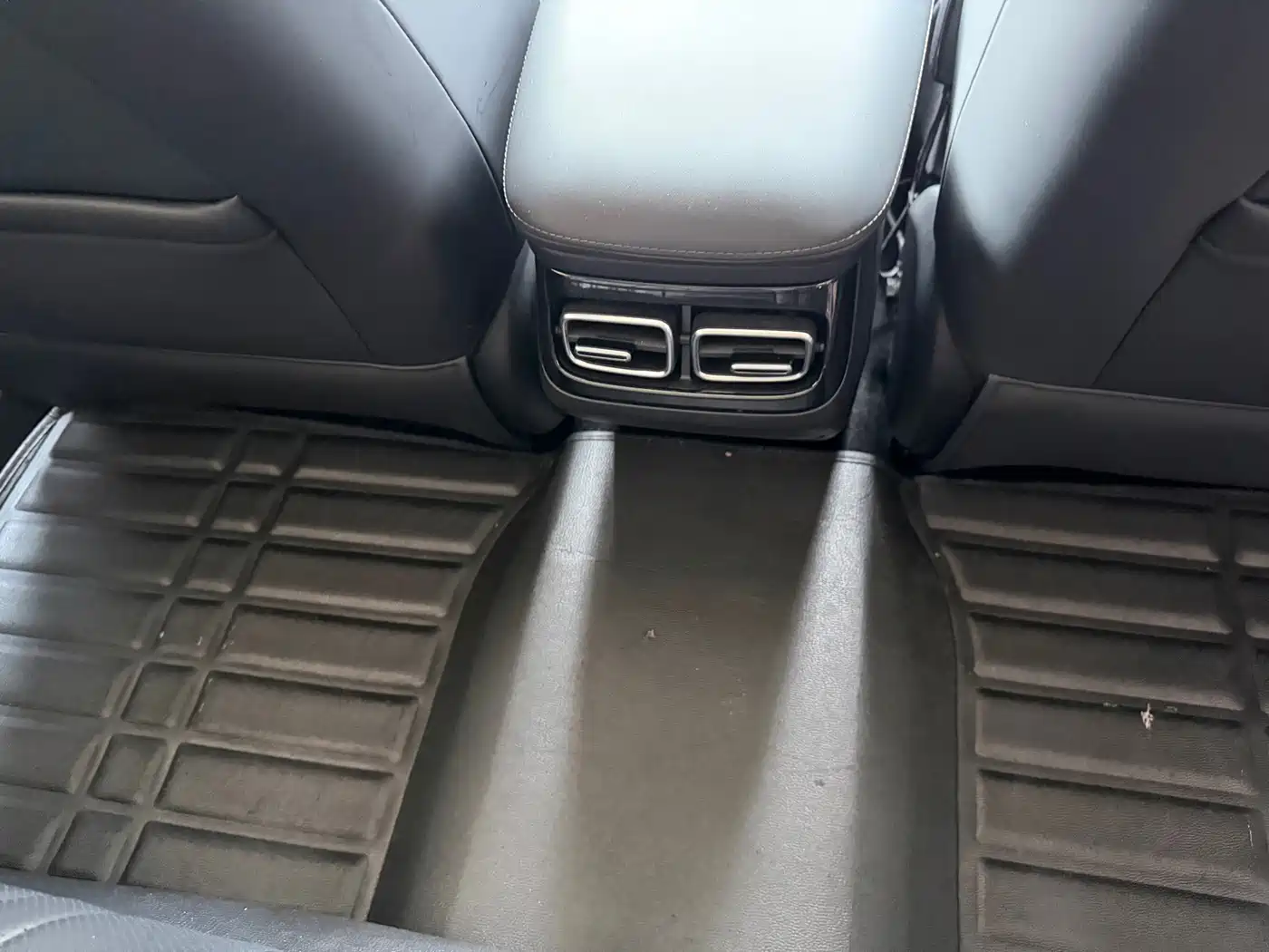 Фото 7 - Roewe D7