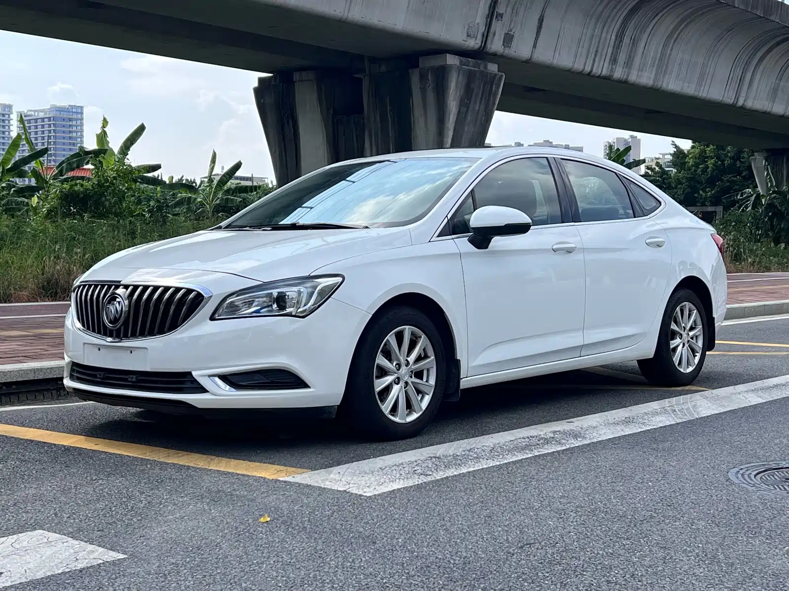 Фото 1 - Buick Verano