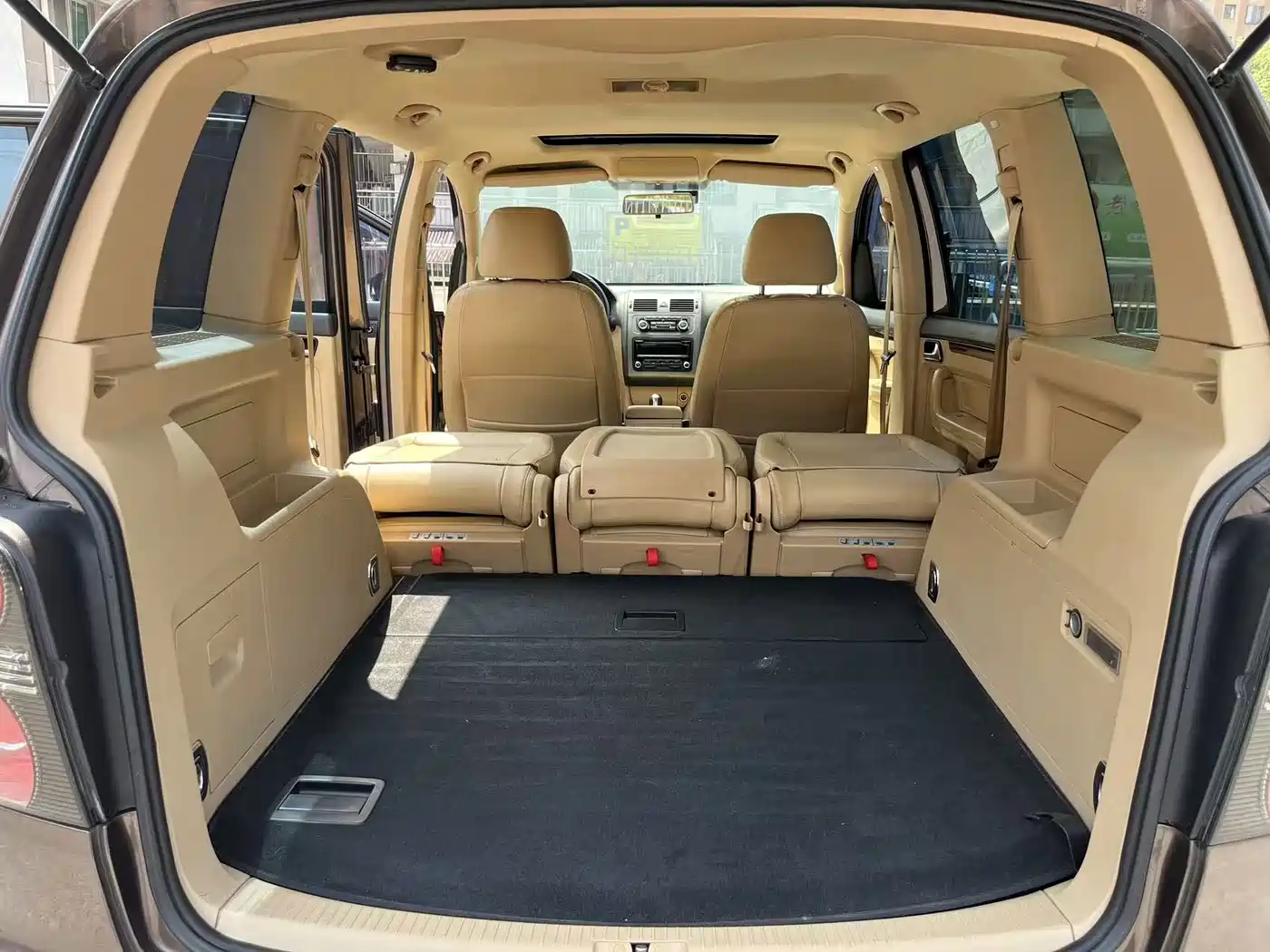 Фото 7 - Volkswagen Touran