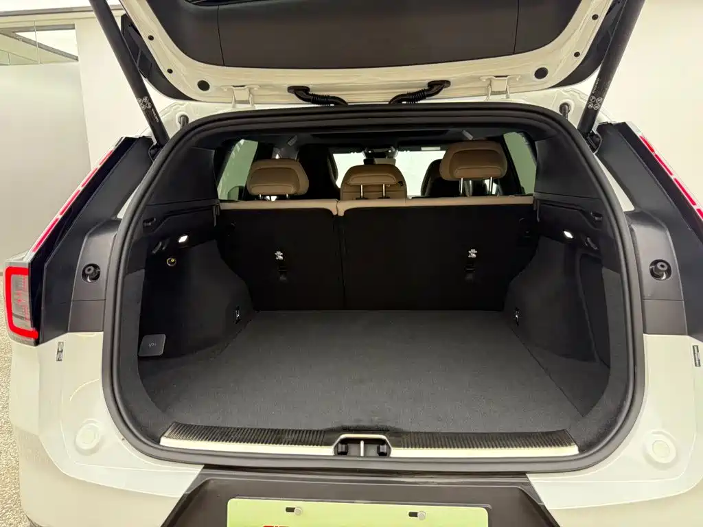 Volvo XC70 Plug-in Hybrid 2026 2026 4WD Ultra Long Range Plus