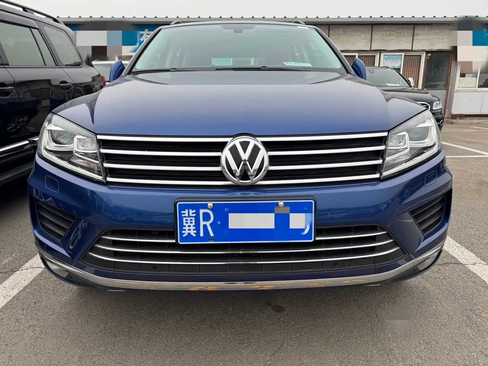Фото 2 - Volkswagen Touareg