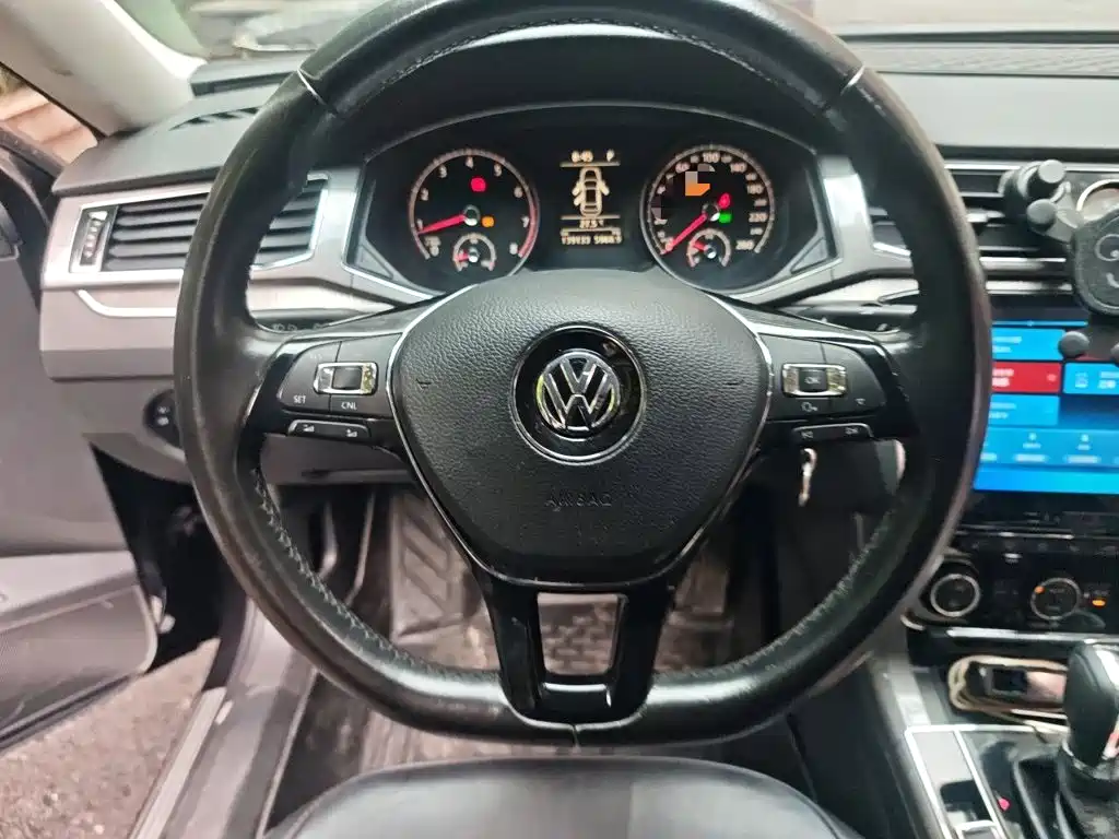 Фото 3 - Volkswagen Passat