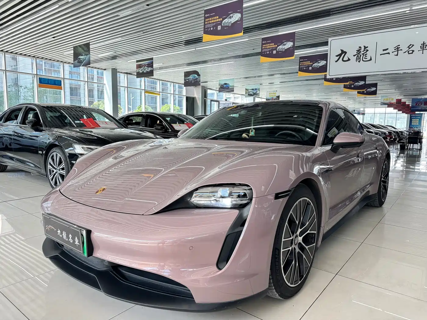 Porsche Taycan 2021 2020 Taycan