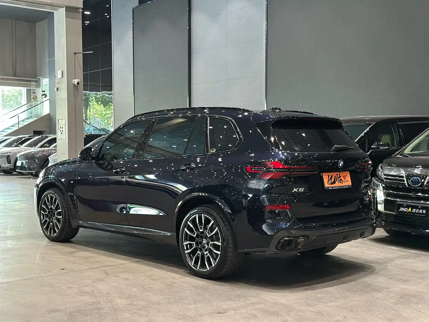 BMW X5 2023 xDrive 40Li M Sport Black Night Package фото 13