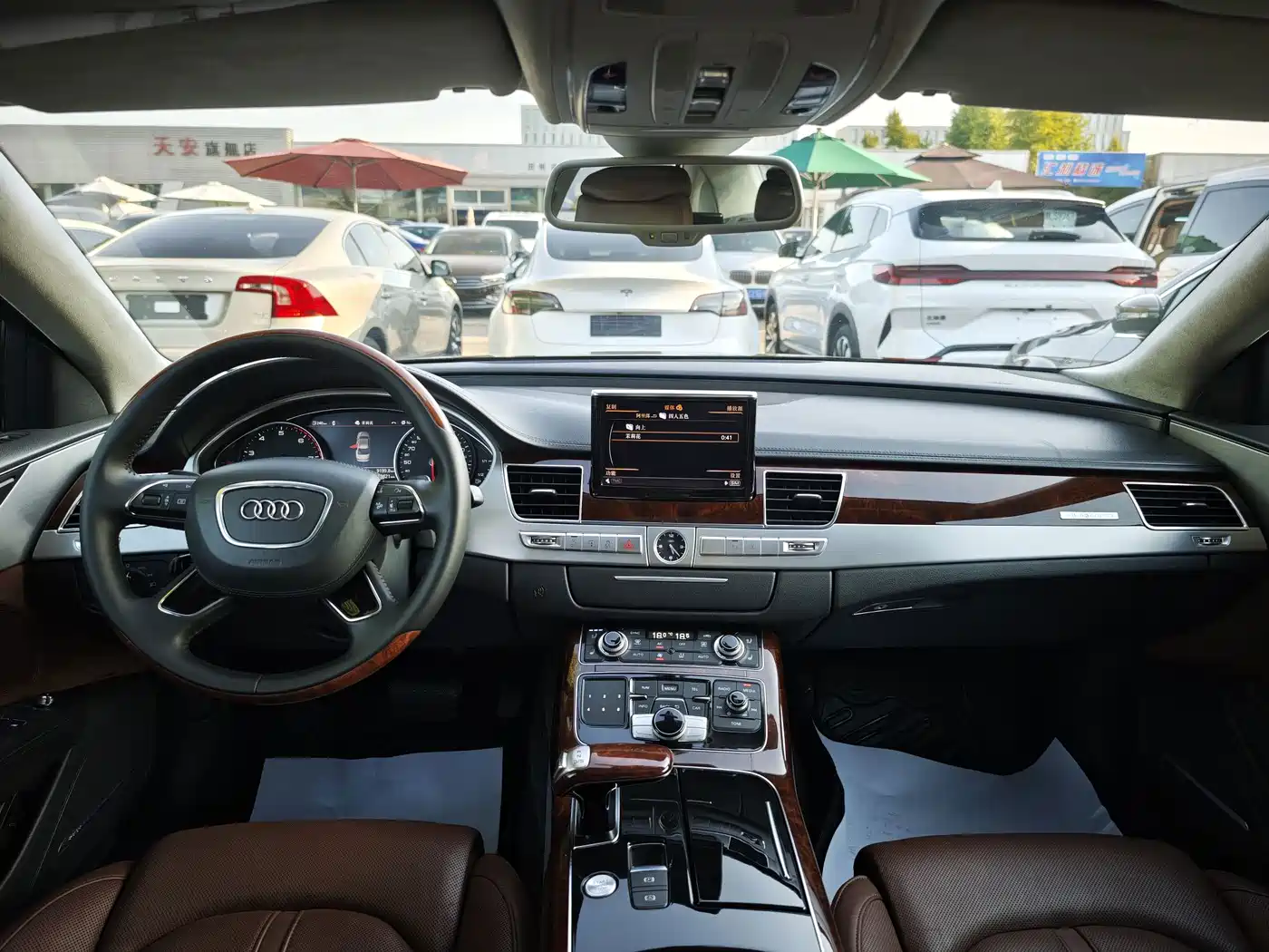Photo 11 - Audi A8