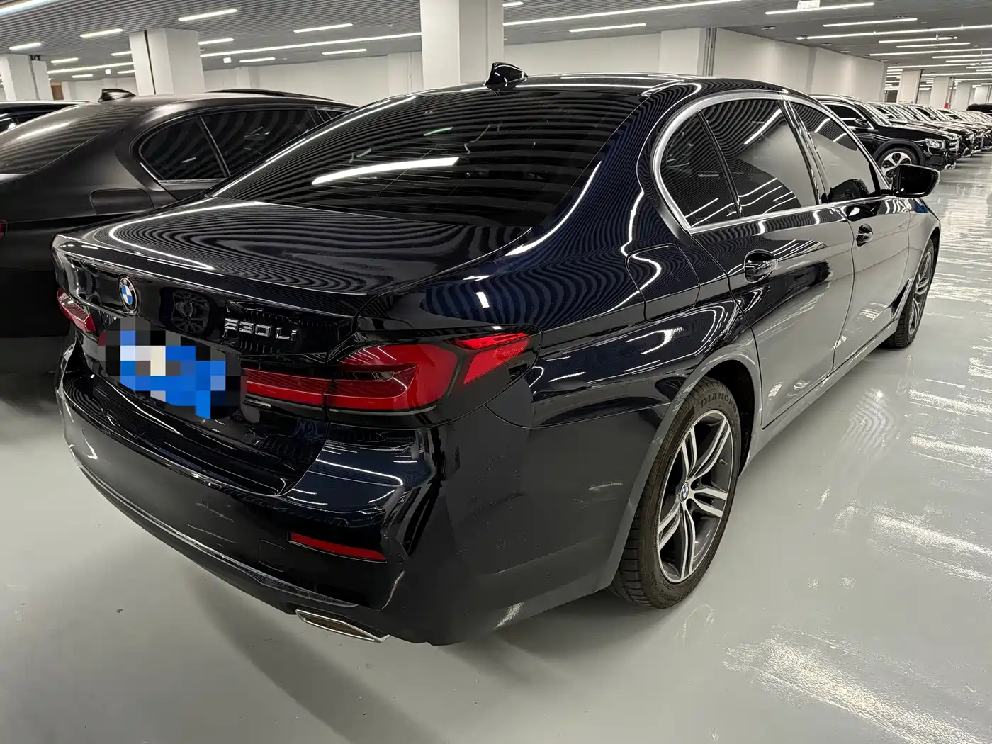 BMW 5 Series 2023 530Li Leading M Sport Package фото 16