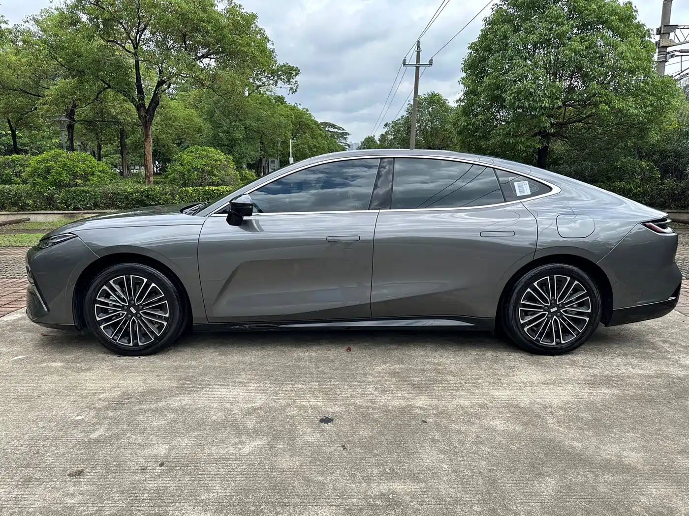 Geely Galaxy Galaxy Xingyao 8 2025 130km EM-i Premium Edition фото 7