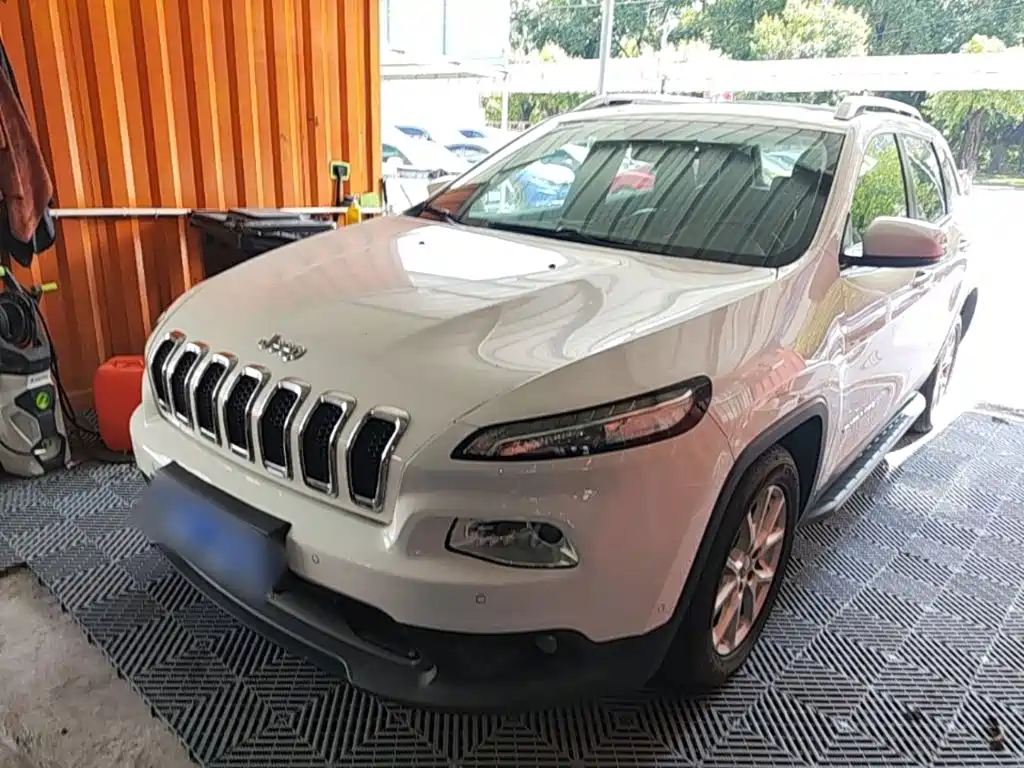 Jeep Cherokee 2016 — пригон из Китая