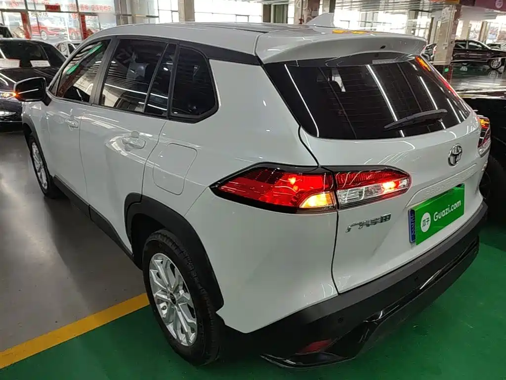 Toyota Frontlander 2023 2.0L CVT Leading Edition фото 5