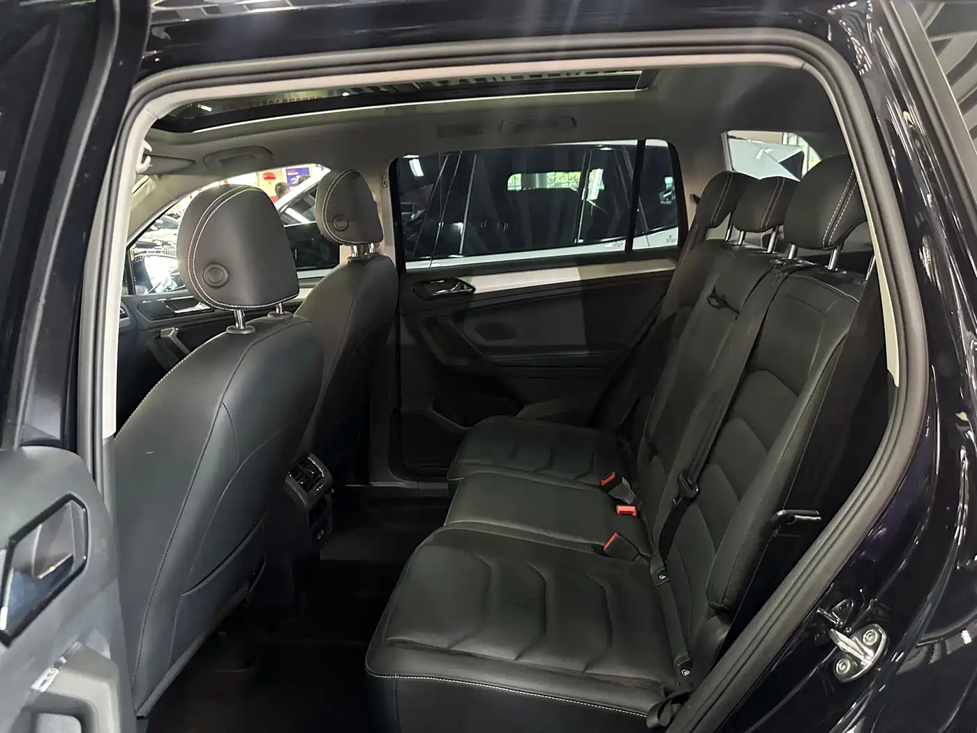 Volkswagen Tiguan L 2017 330TSI Automatic 2WD Luxury Edition фото 4