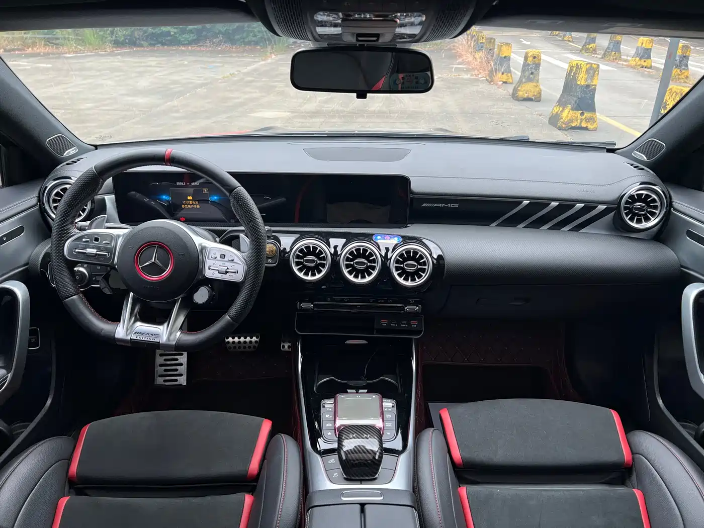 Mercedes-Benz A-Class AMG 2022 Model AMG A 35 L 4MATIC Blazing Night Special Edition фото 5