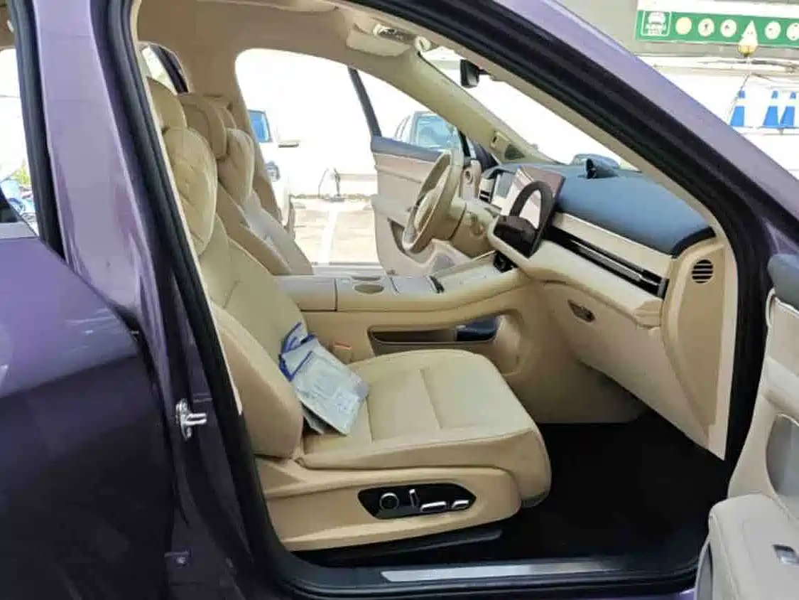 2025 Aito AITO M5
