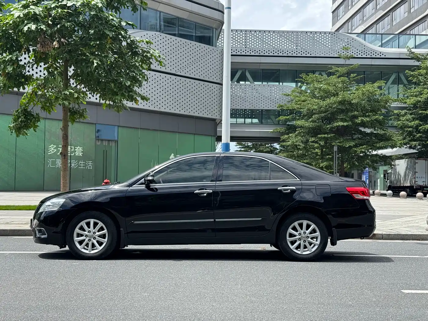 Toyota Camry 2011 240G Classic Anniversary Edition фото 4