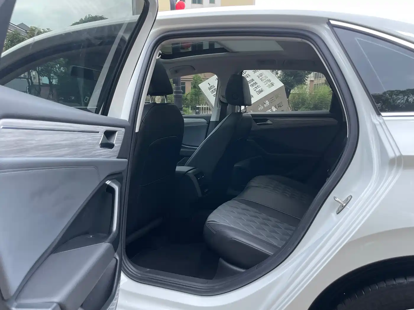 Volkswagen Sagitar 2023 Model Year 280TSI DSG Surpass Edition фото 5