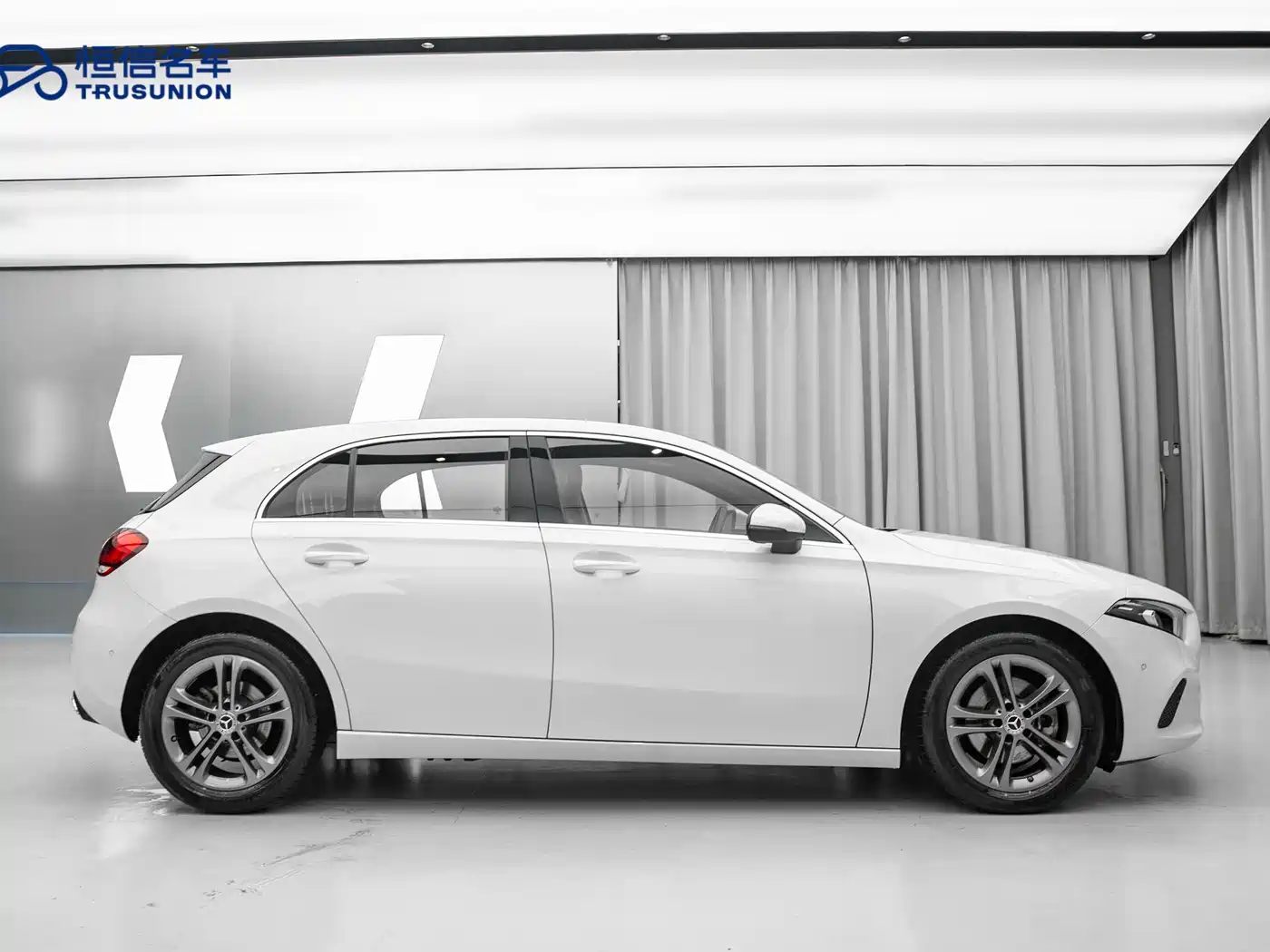 Mercedes-Benz A-Class (Import) 2019 A 200 Dynamic Version фото 7