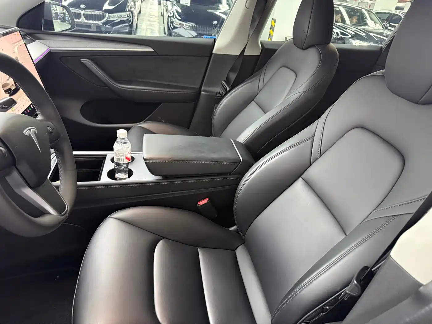 Photo 8 - Tesla Model Y