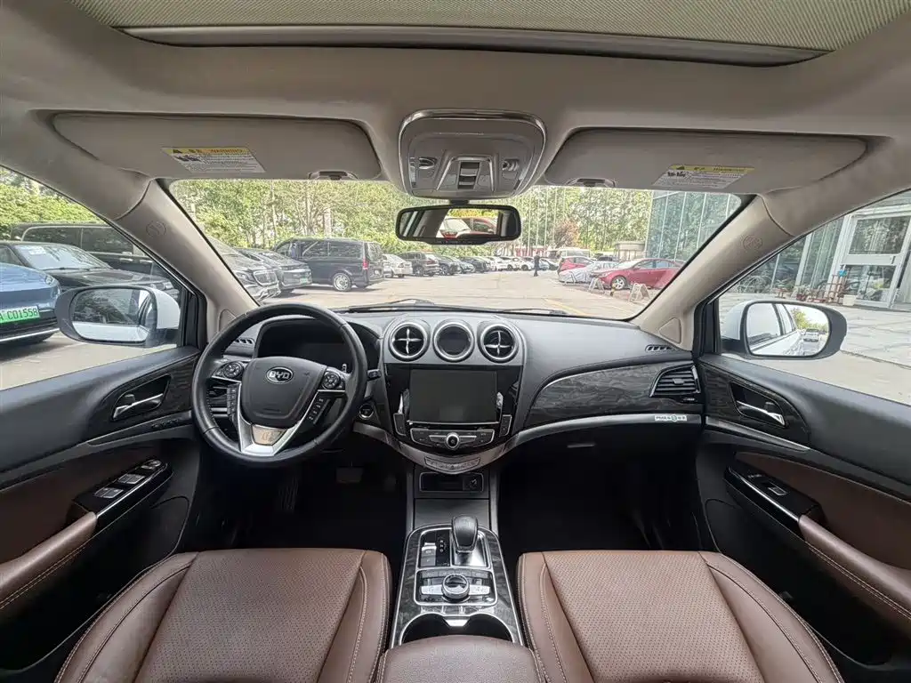 BYD Tang New Energy 2015 2.0T 4WD Flagship фото 7