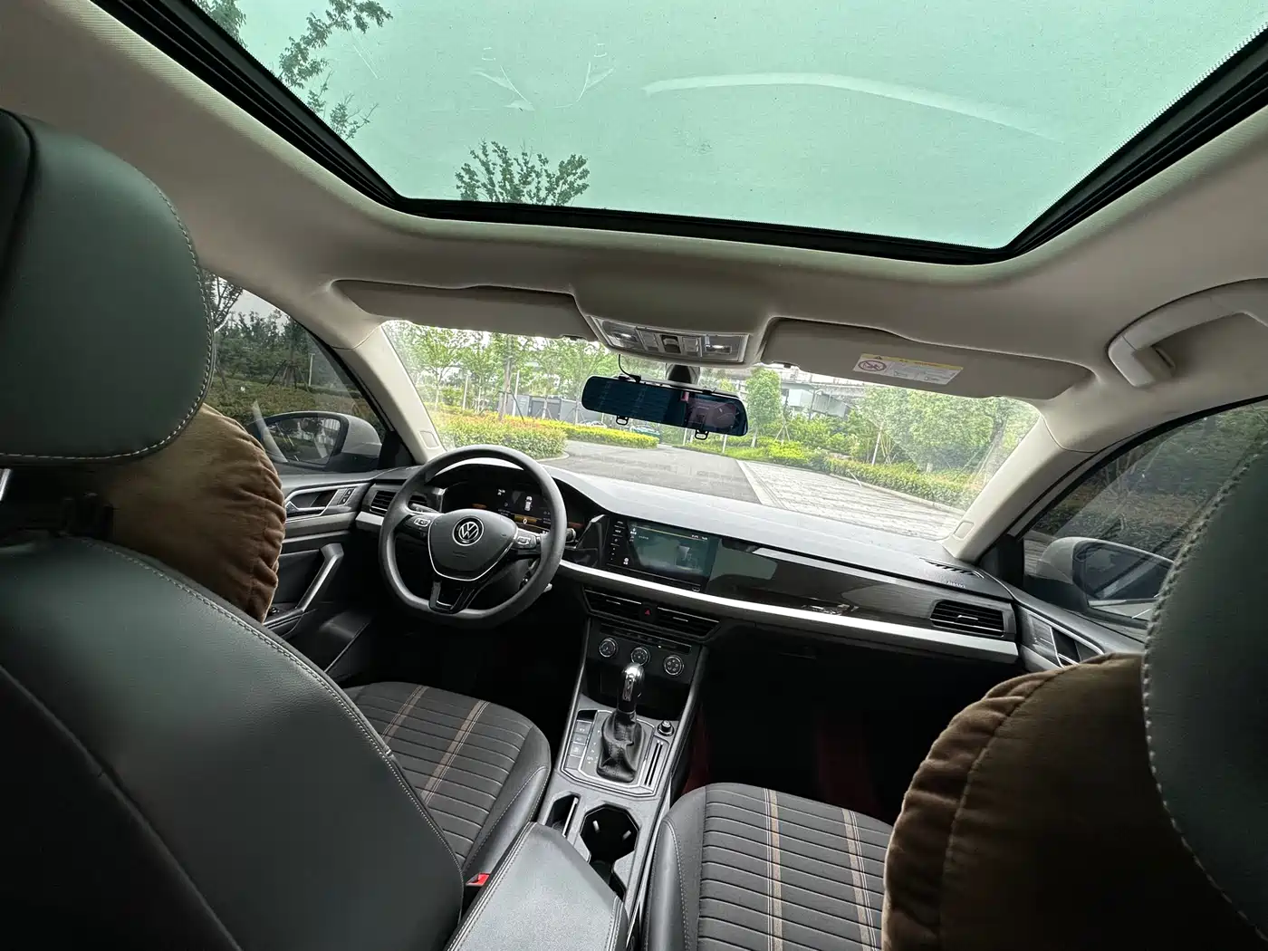Volkswagen Lavida 2022 1.5L Auto Comfort Edition фото 12