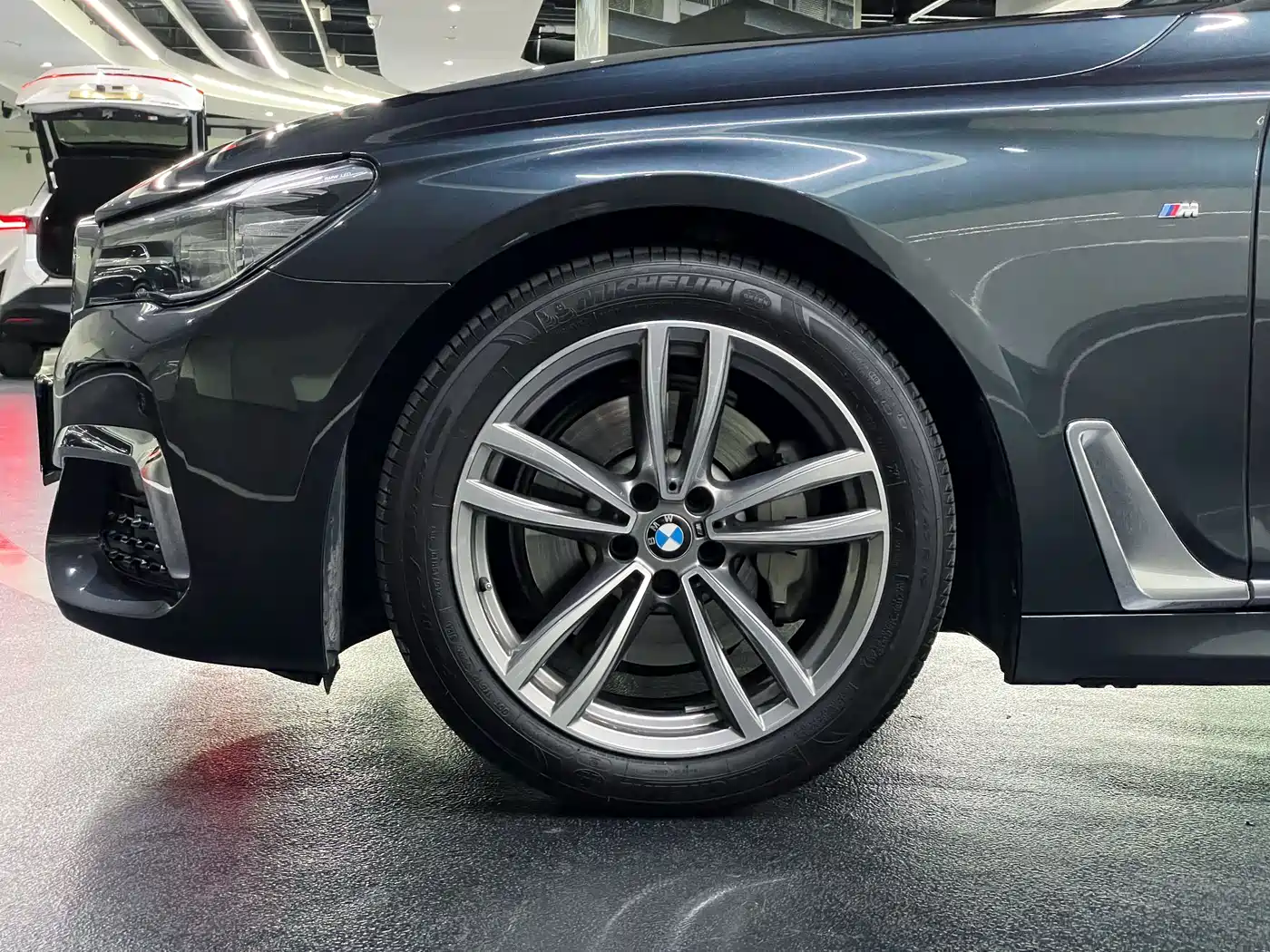 BMW 7 Series 2018 730Li Leading Type M Sport Package фото 4