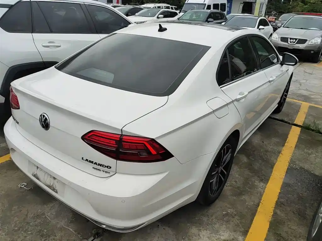 VOLKSWAGEN LINGDU