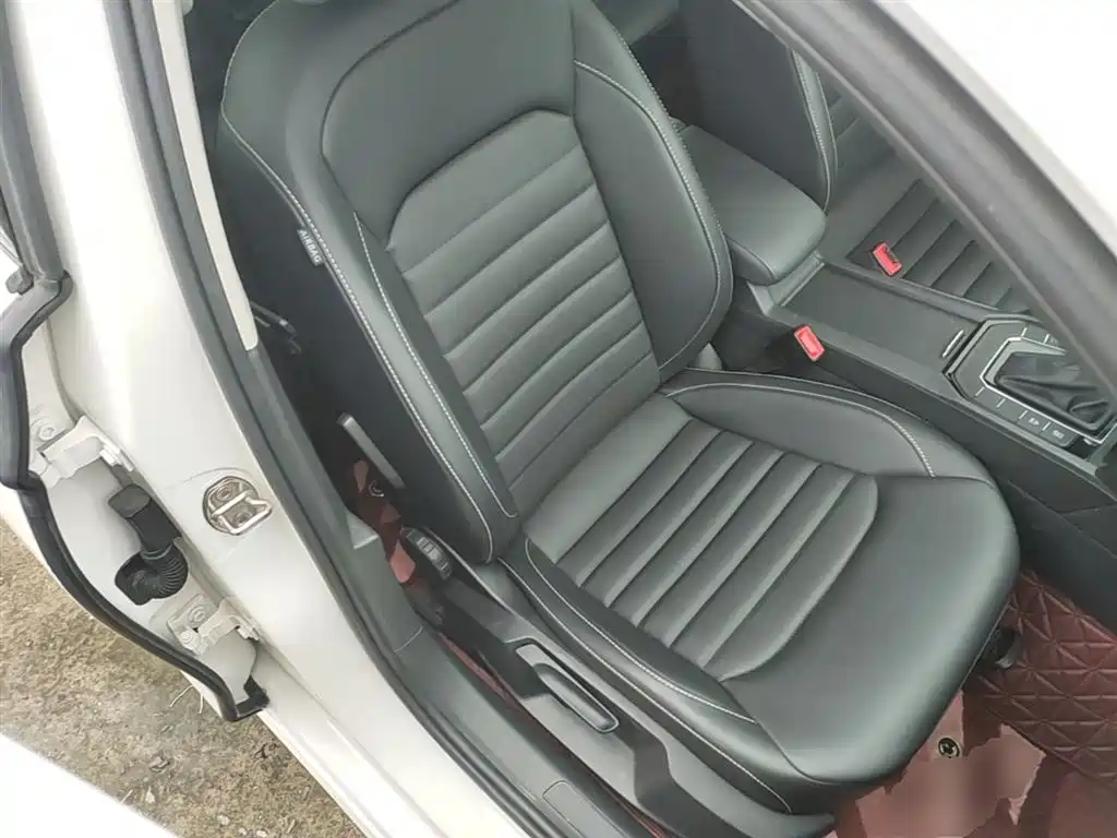Volkswagen Lamando 2021 280TSI DSG Luxury Phantom Edition фото 25