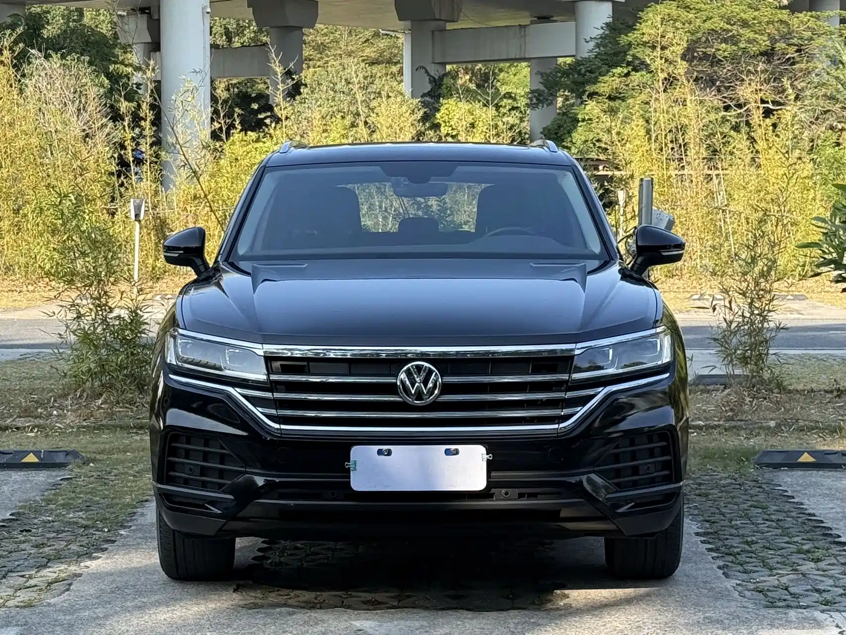 Фото 2 - Volkswagen Touareg