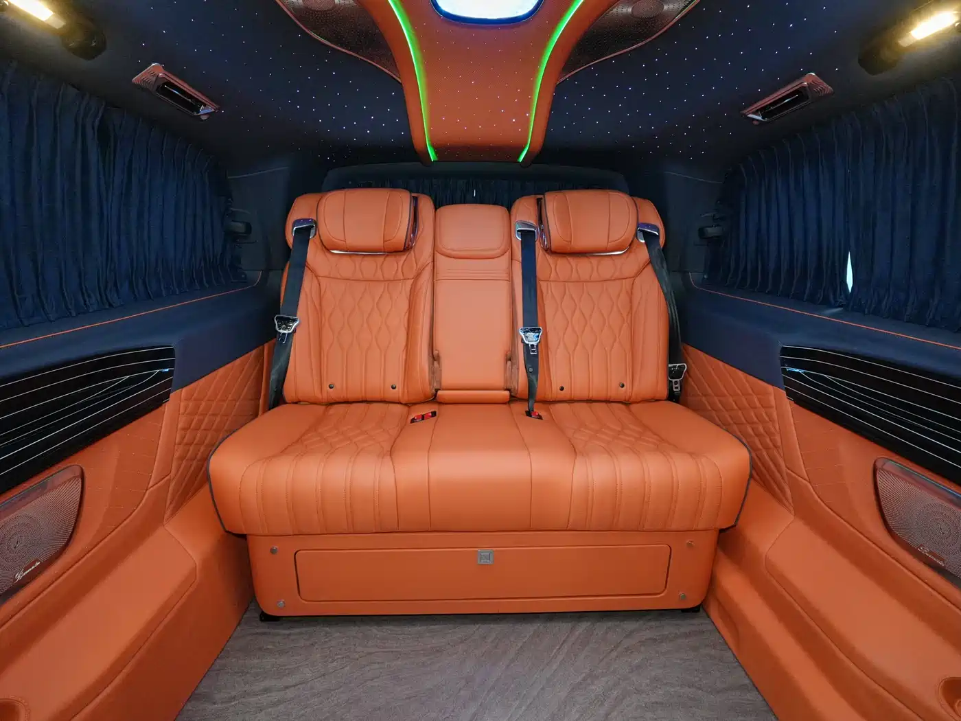 Mercedes-Benz Vito 2024 2.0T Business 7-Seater фото 12