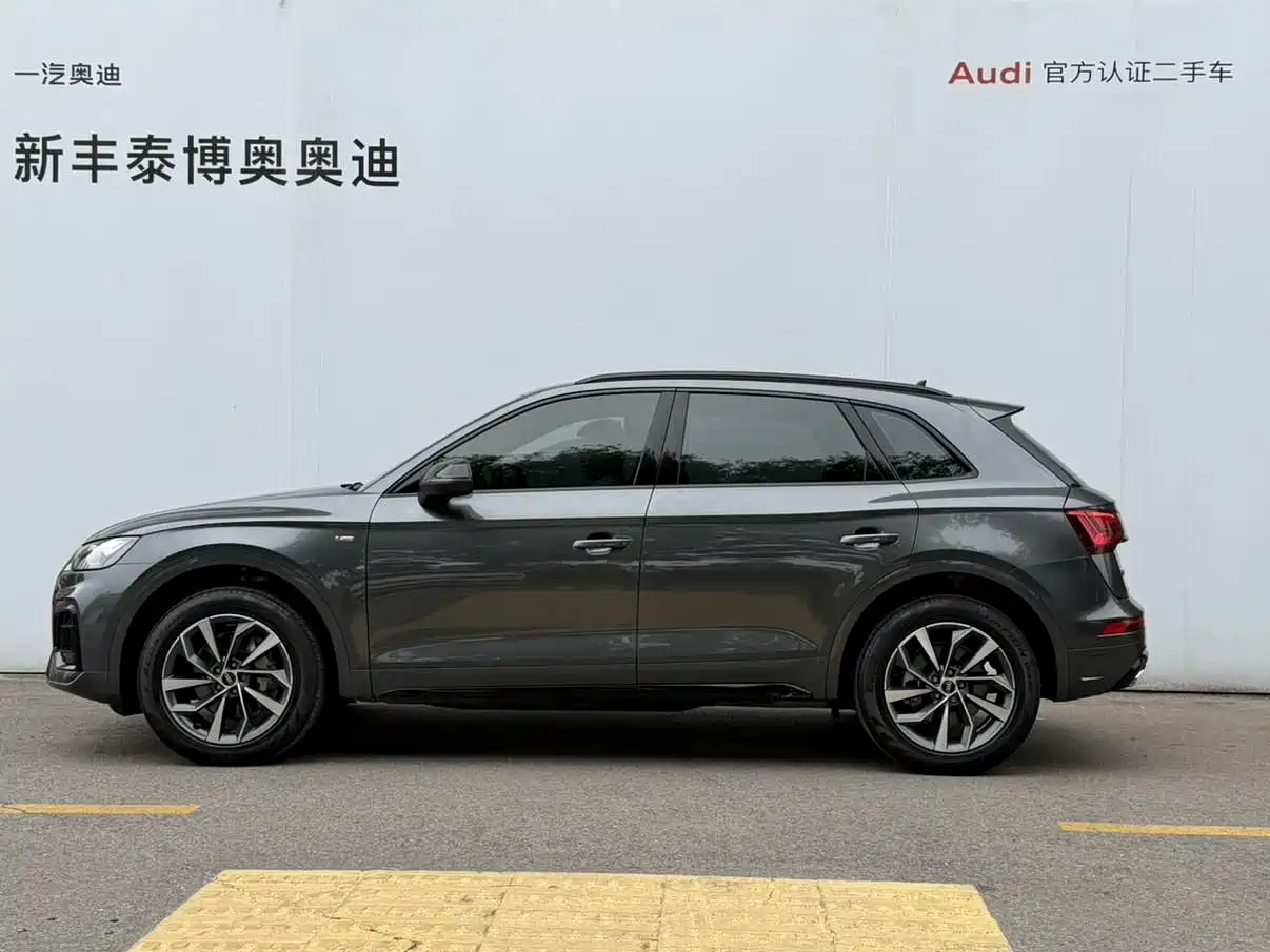 Audi Q5L 2023 40T Luxury Dynamic фото 3