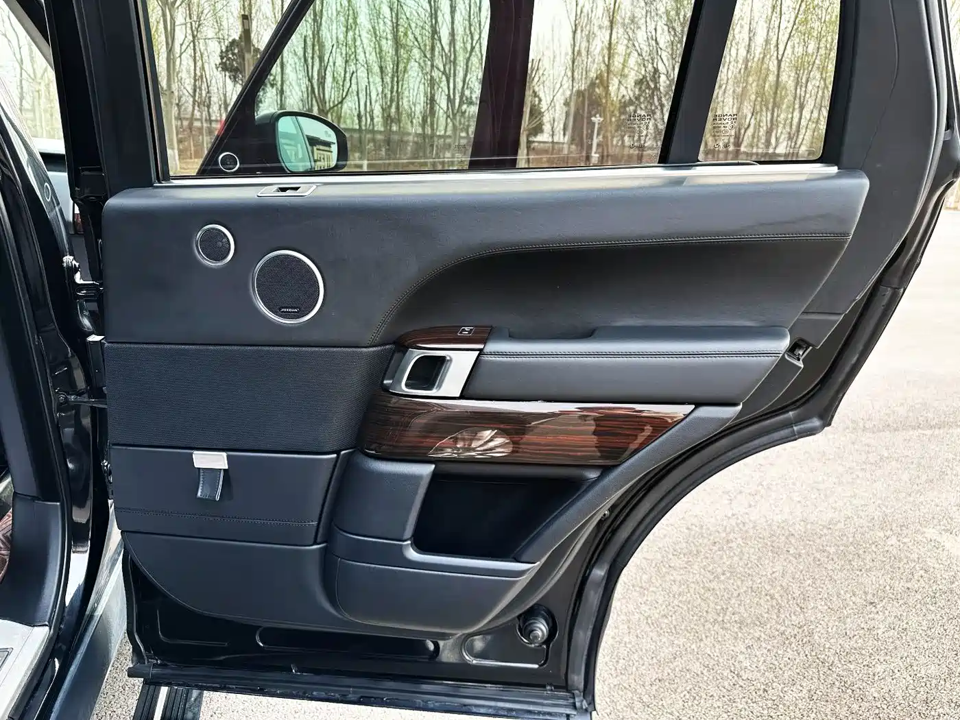 Land Rover Range Rover 2015 3.0 SC V6 Vogue SE Genesis Extended Edition фото 16