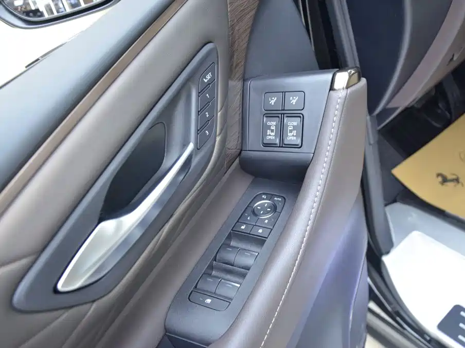Фото 6 - Toyota Vellfire