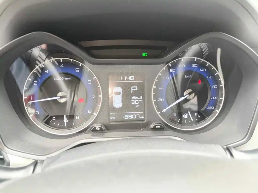 Фото 4 - Geely Vision X3