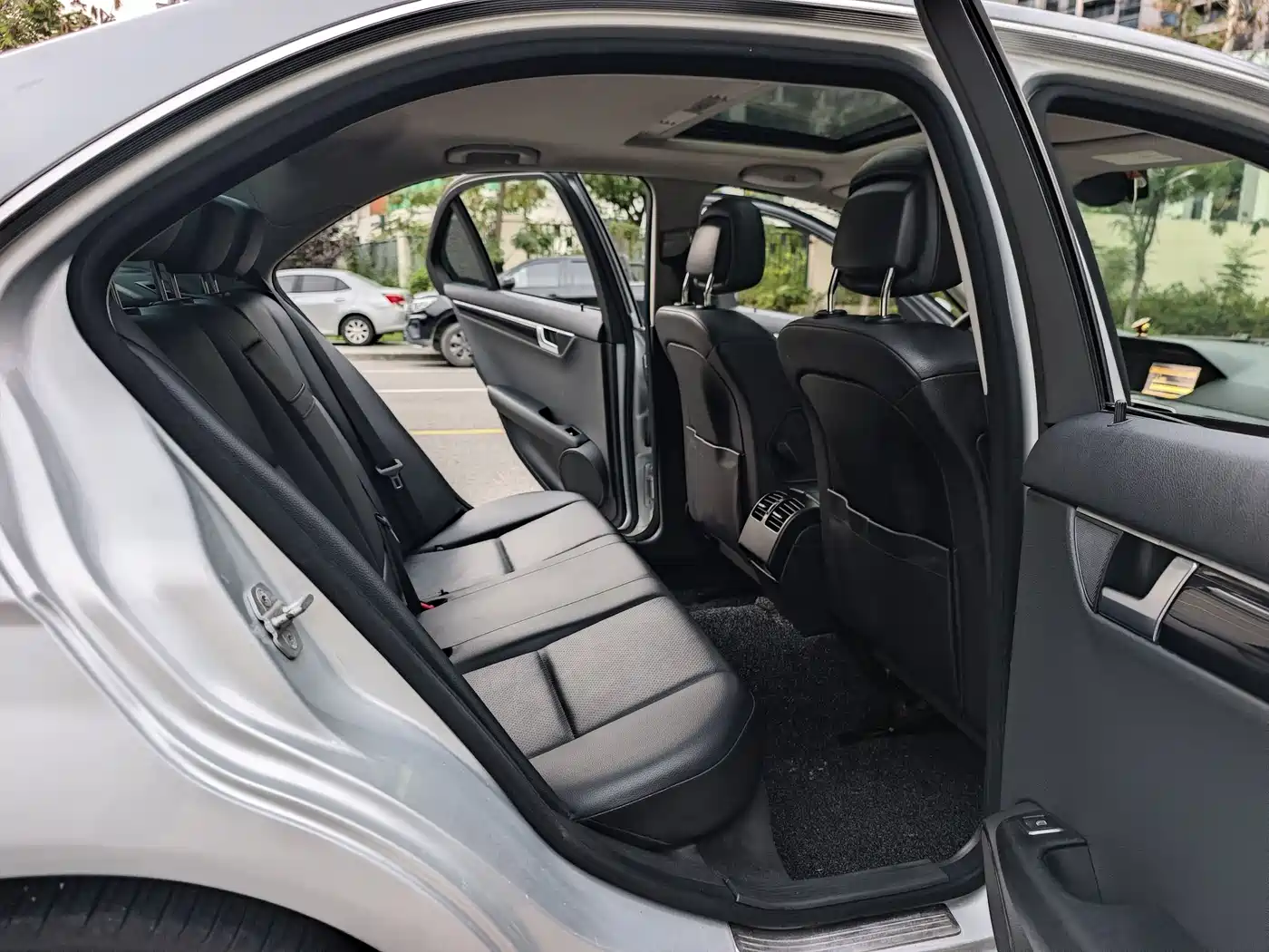 Mercedes-Benz C-Class 2011 C 180K Classic фото 14