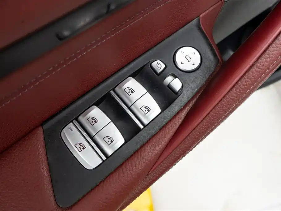 BMW 5 Series 2019 Facelift 530Li Leading M Sport Package фото 19