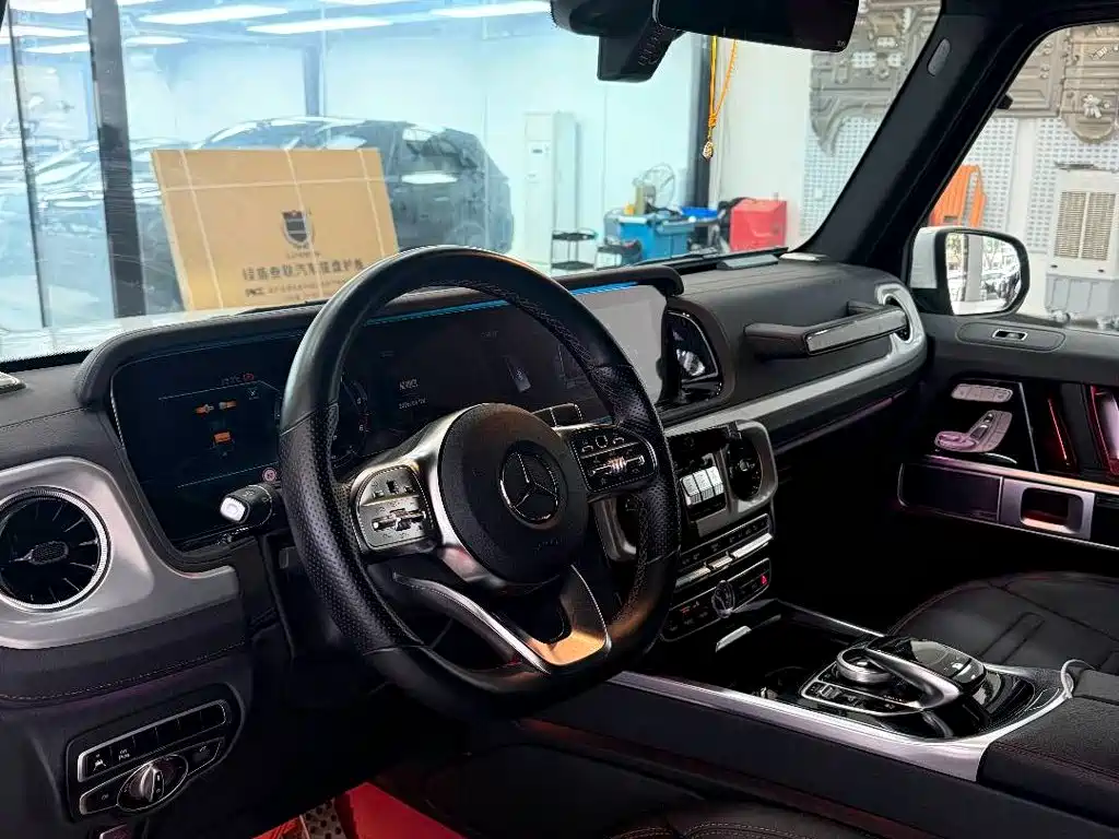 Фото 8 - Mercedes-Benz G-Class