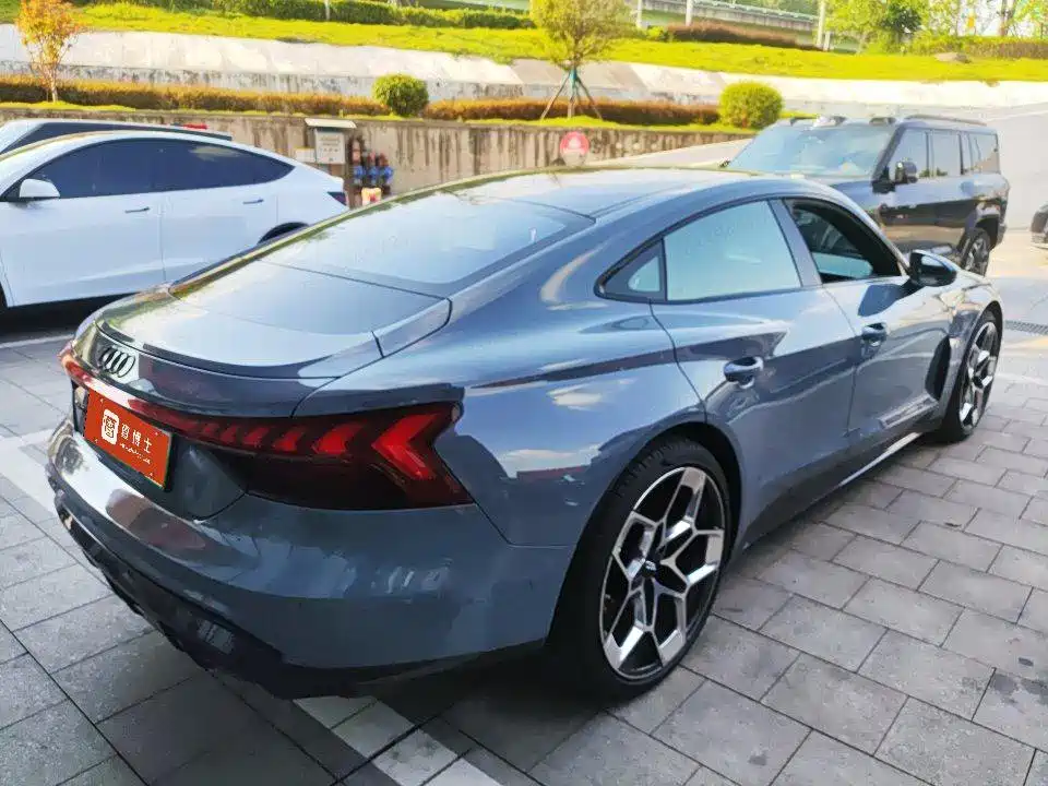 Audi e-tron GT 2024 2023 Base Model