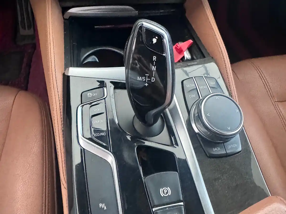 BMW 5 Series 2018 530Li Leading M Sport Package фото 9