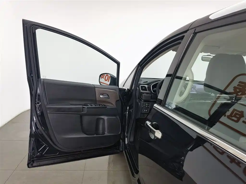 Honda Odyssey 2024 2.0L e:HEV Sharp·Comfort Edition фото 8