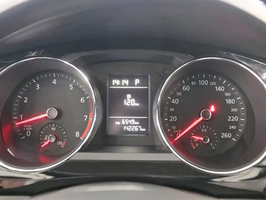Volkswagen Sagitar 2015 230TSI Automatic Comfort фото 6