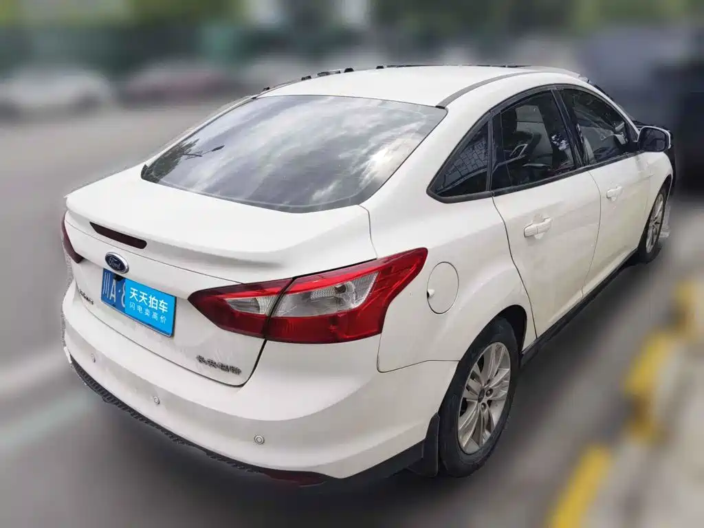 Photo 2 - Ford Focus
