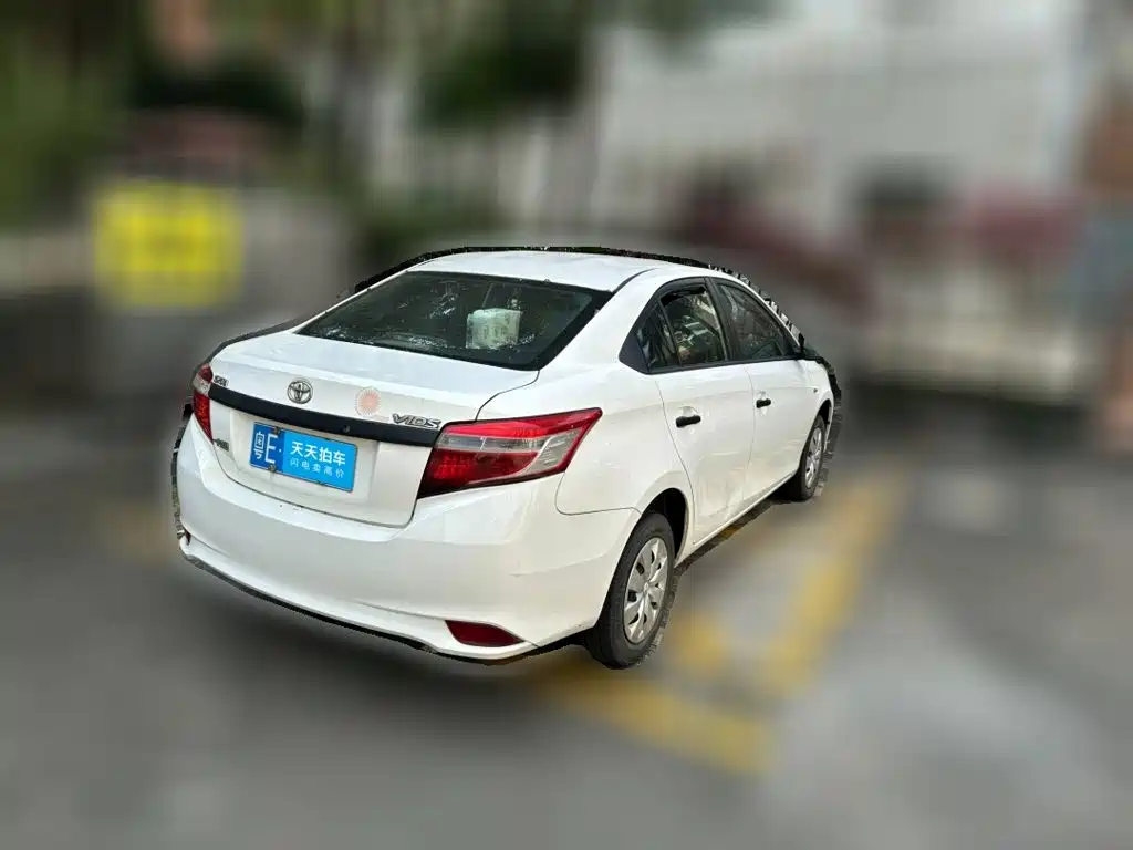 Фото 2 - Toyota Vios