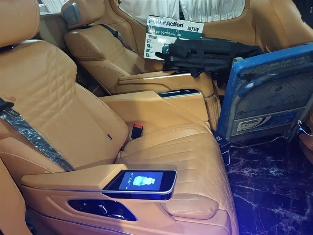 SAIC Maxus Maxus G10 2016 2.0T Automatic Elite фото 15