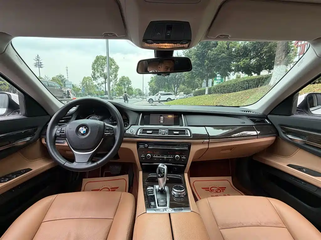 BMW 7 Series 2014 730Li Premium фото 11