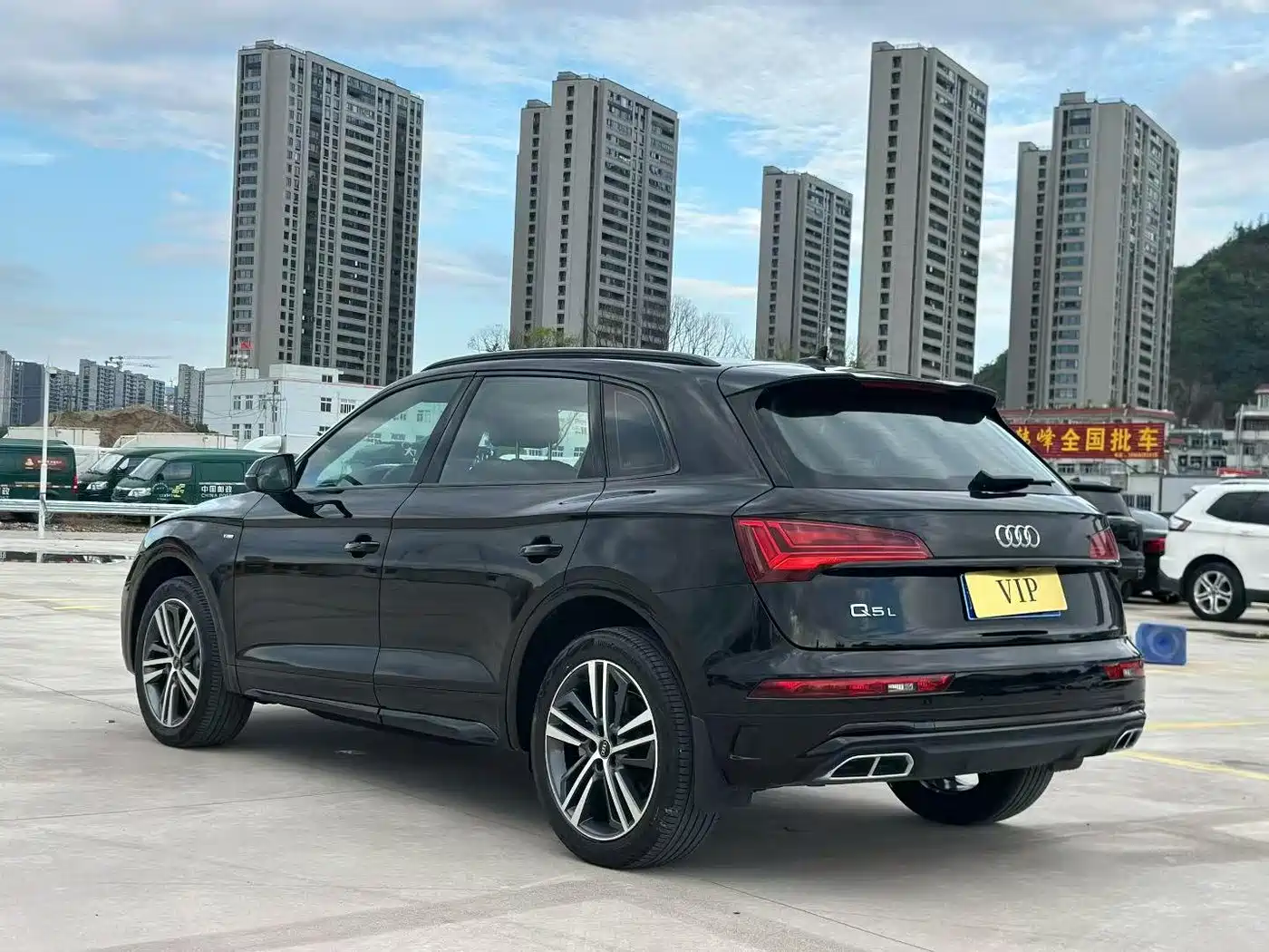 Фото 7 - Audi Q5L