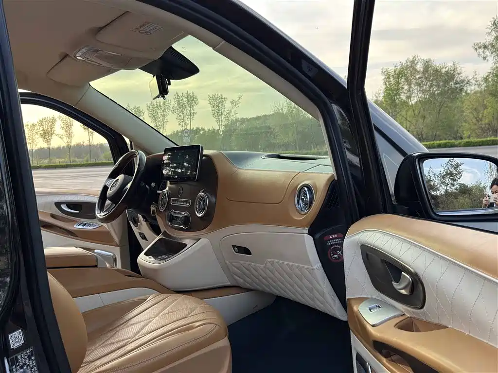 Mercedes-Benz Vito 2021 2.0T Elite 7-Seater фото 8