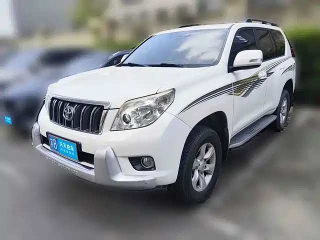 Toyota Prado 2010 4.0L Automatic TX-L — фото 1