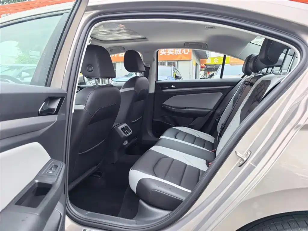 Volkswagen Bora 2024 300TSI DSG Premium Ride Edition фото 10