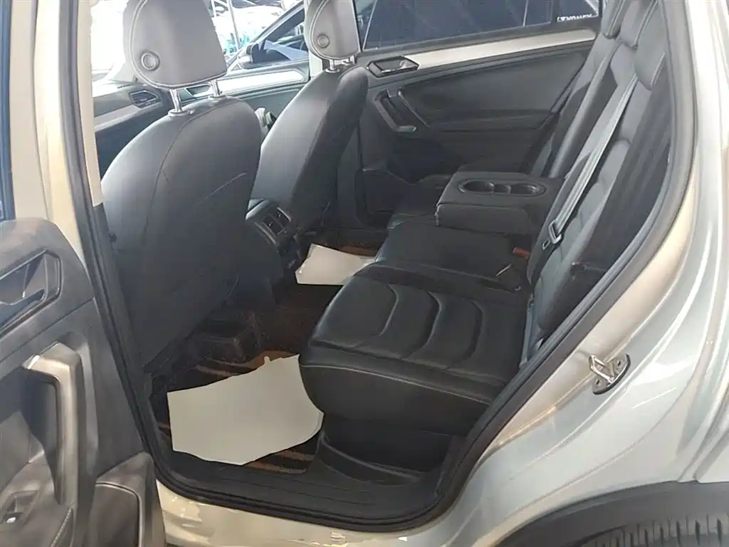 Volkswagen Tiguan L 2019 330TSI Automatic 2WD Smart Luxury Edition China VI фото 17